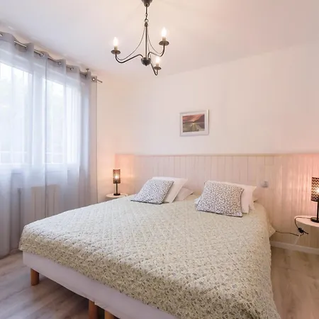 Les De Nathalie: Corneille Et Rivals Καρκασόν