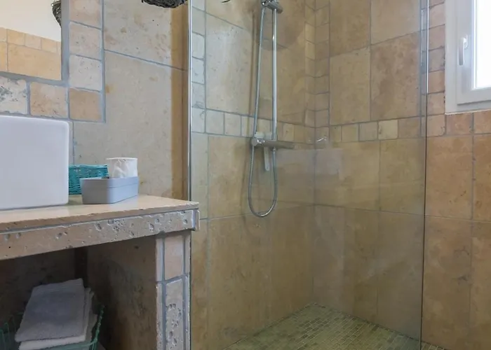 Les De Nathalie: Corneille Et Rivals 別荘