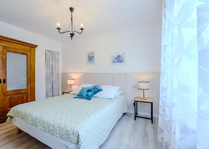 Les De Nathalie: Corneille Et Rivals 別荘 カルカソンヌ